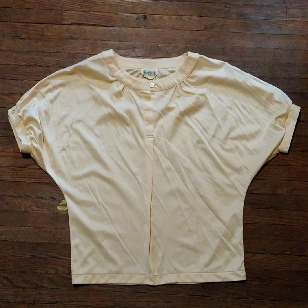 Vintage Fai Women's Cream Top